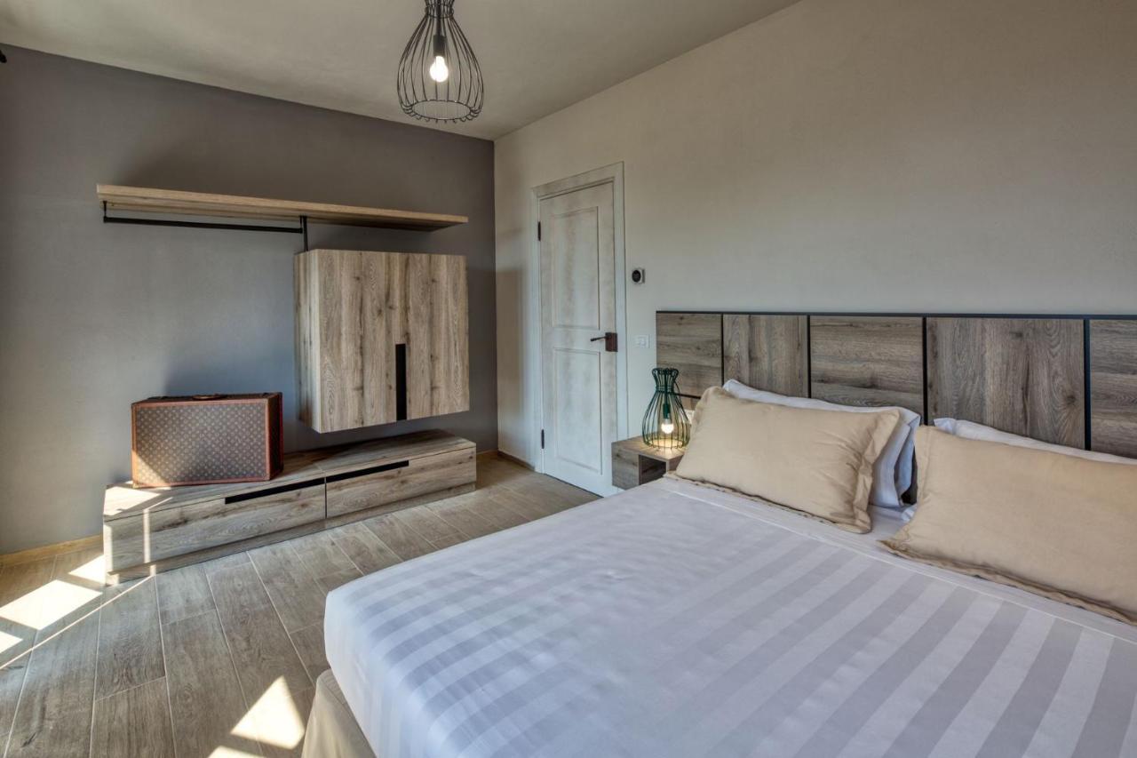 Mirandola Suites อาเรนซาโน ภายนอก รูปภาพ
